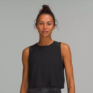 NWOT Lululemon Sculpt Cropped Tank Top in Black - size 8